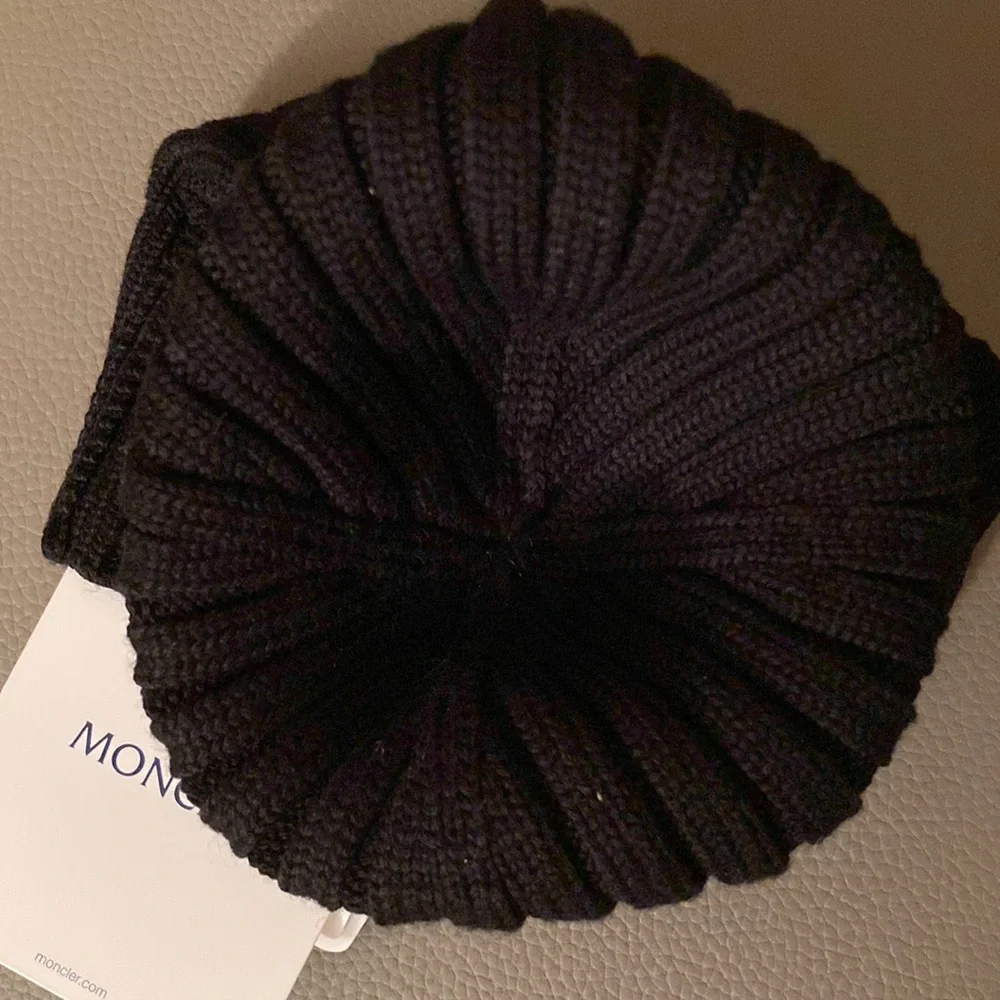 NEW w/tags Auth. MONCLER wool beanie HAT ONE sz fits most UNISEX - Picture 8 of 16